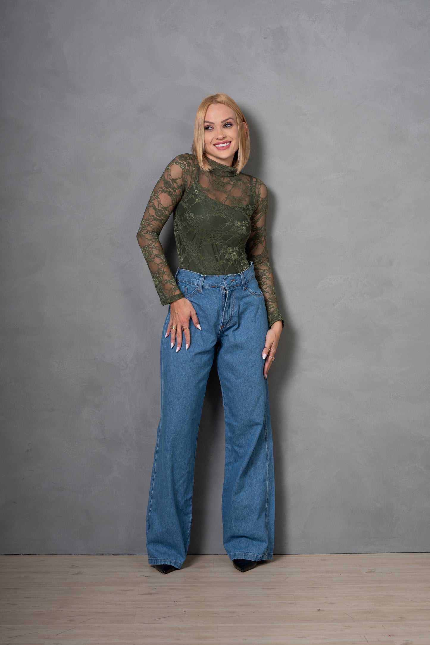 Body Feminino em Renda Delicado e Elegante