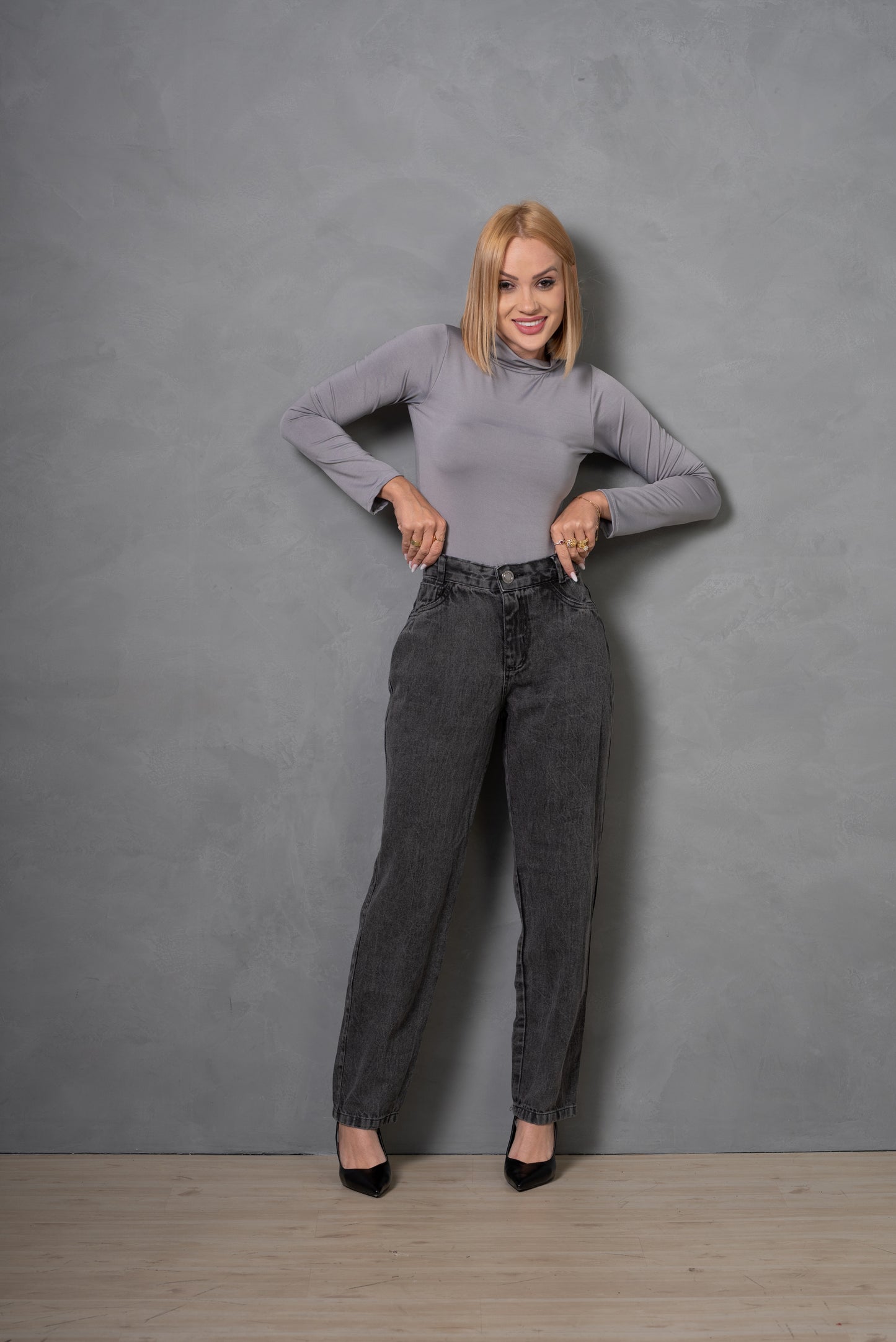 Calça Jeans Feminina Mom Grafite Moderna